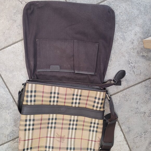 RARE*BURBERRY* NOVA CHECK*UNISEX*LARGE CROSSBODY WITH ADJUSTABLE STRAP - Picture 14 of 16
